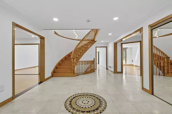 315 Stephanie BLVD, Vaughan, ON L4L 1A6