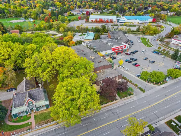 15390 Yonge ST #203, Aurora, ON L4G 1N8