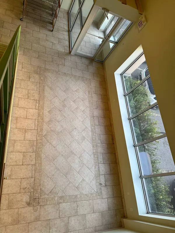 1150 Kerrisdale BLVD #3, Newmarket, ON L3Y 8L3