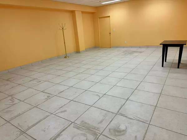 1150 Kerrisdale BLVD #3, Newmarket, ON L3Y 8L3