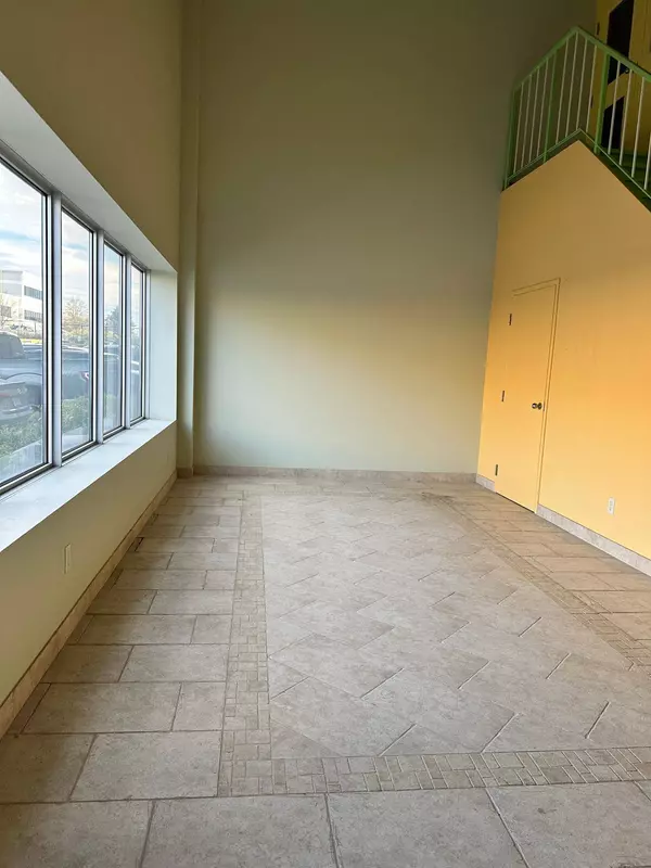 1150 Kerrisdale BLVD #3, Newmarket, ON L3Y 8L3