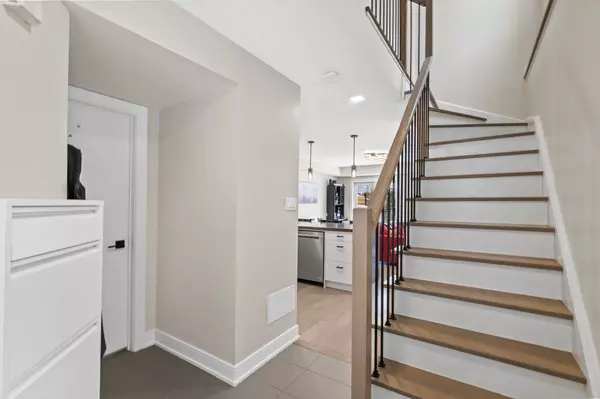 529 Winkworth CT #24, Newmarket, ON L3Y 8R2