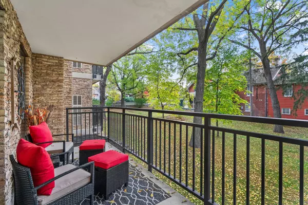 15390 Yonge ST #203, Aurora, ON L4G 1N8