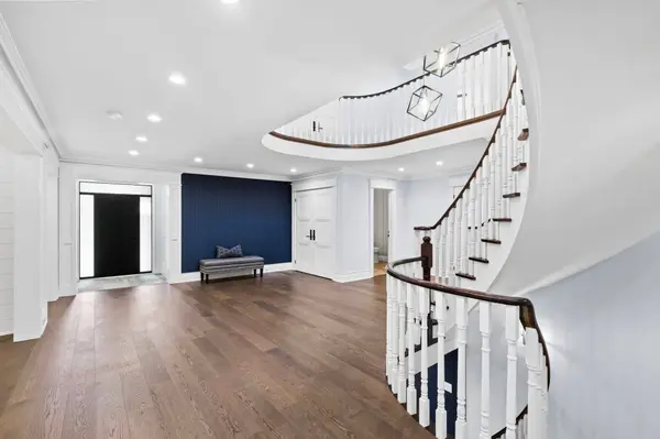 816 Norwick RD, Newmarket, ON L3X 1K8