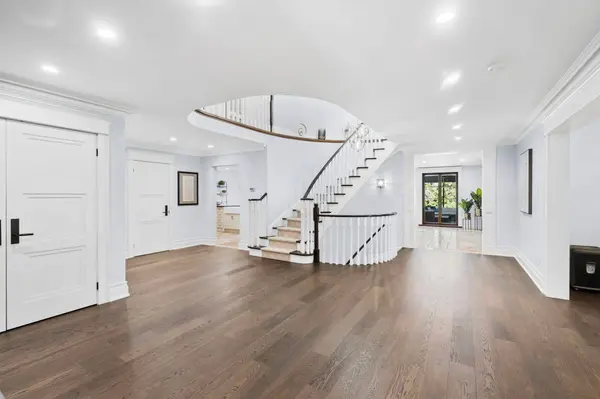 816 Norwick RD, Newmarket, ON L3X 1K8
