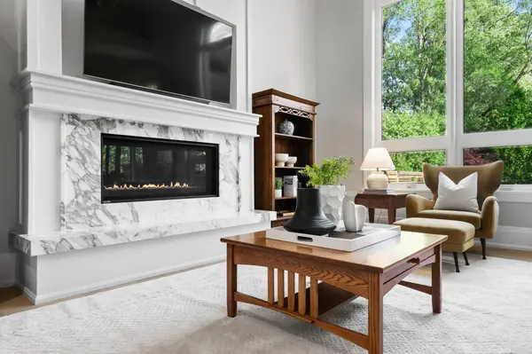 74 Bedford Park AVE, Richmond Hill, ON L4C 2N8