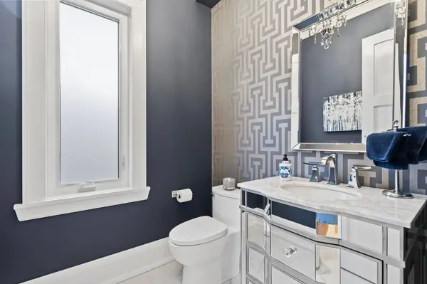 74 Bedford Park AVE, Richmond Hill, ON L4C 2N8