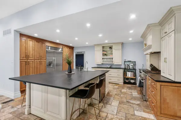 816 Norwick RD, Newmarket, ON L3X 1K8