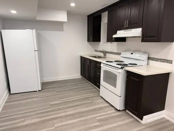 352 Carlissa RUN N, Newmarket, ON L3X 3J9