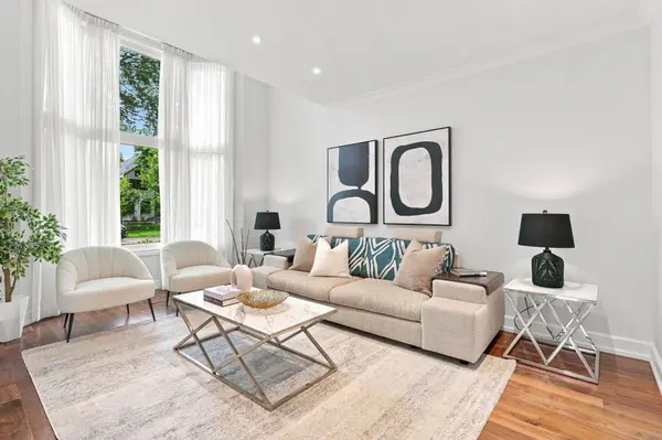655 Culler Mews, Newmarket, ON L3X 1V8