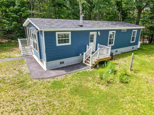 139 Robinhood DR, Exeter, NH 03833