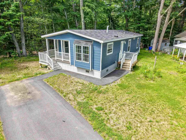 139 Robinhood DR, Exeter, NH 03833