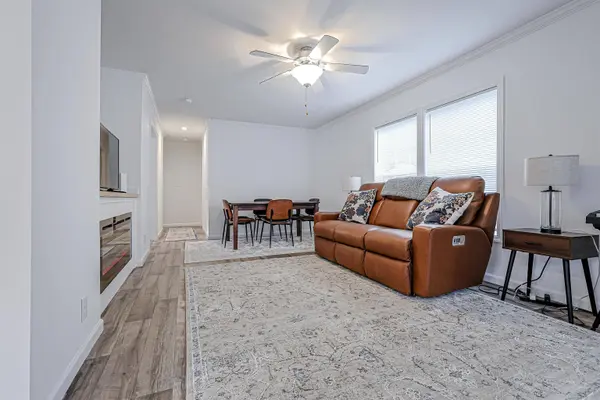 202 Robinhood DR, Exeter, NH 03833