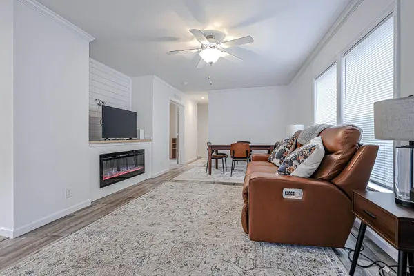 202 Robinhood DR, Exeter, NH 03833
