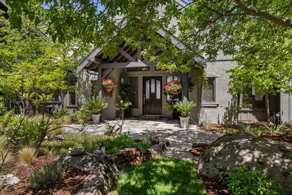 500 Ashland Loop RD, Ashland, OR 97520