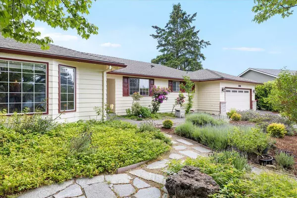 2406 Senate WAY, Medford, OR 97504