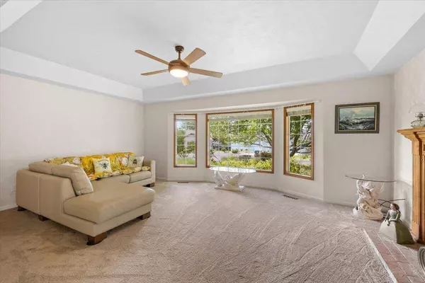 2406 Senate WAY, Medford, OR 97504