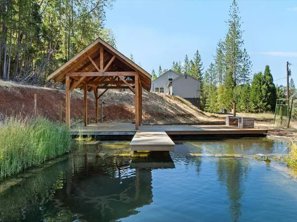 2016 Sykes Creek RD, Rogue River, OR 97537