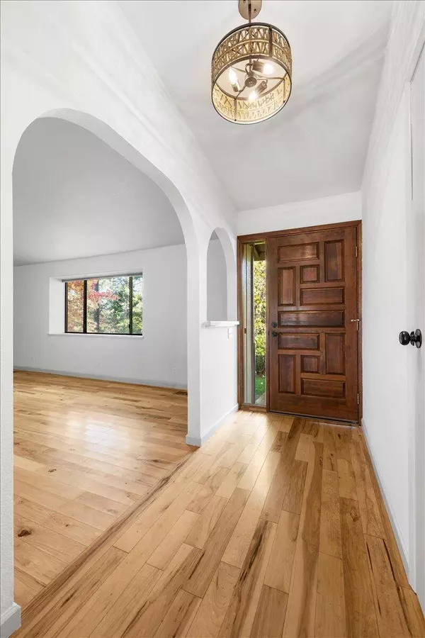 5757 Donaldson RD, Grants Pass, OR 97526