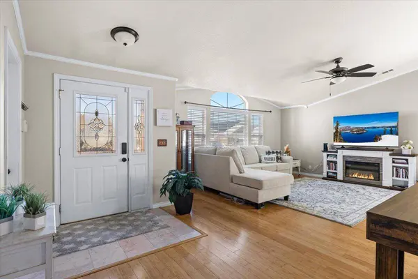 1242 Hawk DR, Central Point, OR 97502