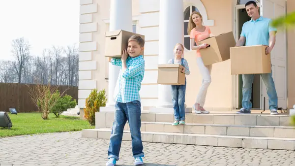 feature image of Move-In Before The Close-The Risks Involved