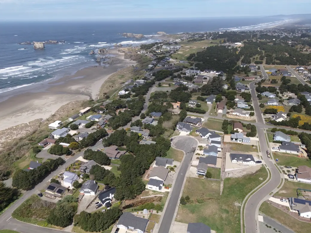 The Bandon Lifestyle: Living, Visiting, and Retiring by the Sea