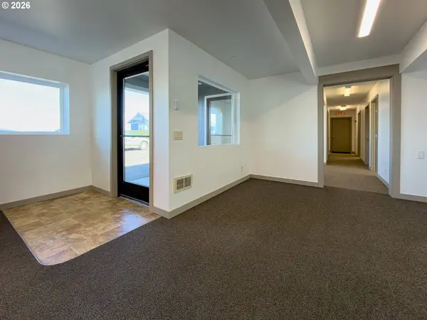125 BALTIMORE AVE SE, Bandon, OR 97411