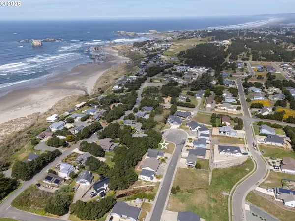 3122 PERIWINKLE LN SW #5, Bandon, OR 97411