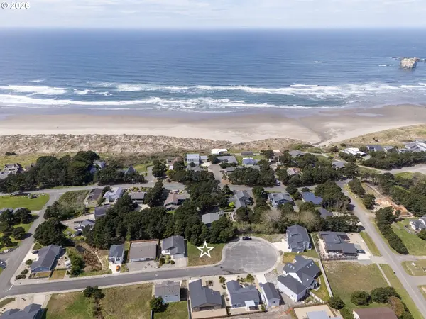 3122 PERIWINKLE LN SW #5, Bandon, OR 97411