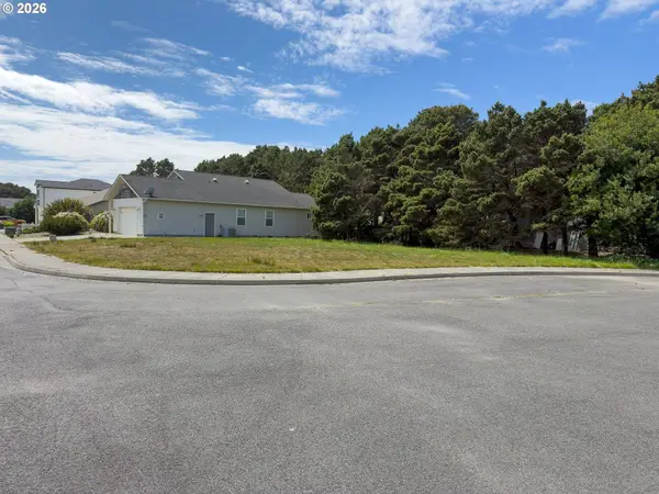 3122 PERIWINKLE LN SW #5, Bandon, OR 97411