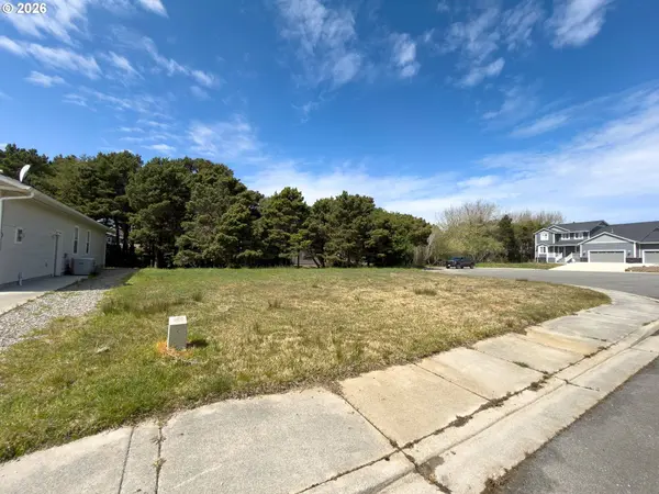 3122 PERIWINKLE LN SW #5, Bandon, OR 97411