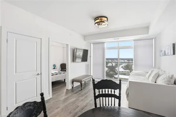 460 Dundas Street E #803, Waterdown, ON L8B 2A5