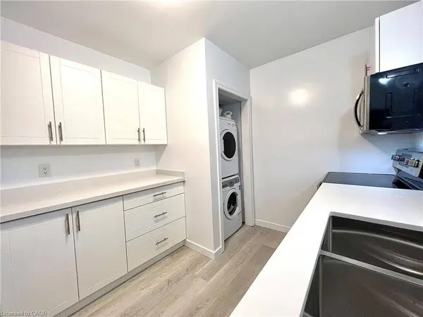 290 East 36th Street #Upper, Hamilton, ON L8V 3Z5