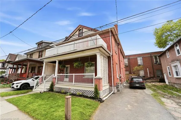15 Avenue Place, Welland, ON L3B 4B2