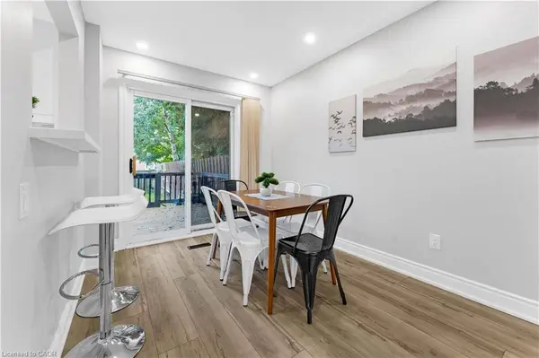 2258 Manchester Drive, Burlington, ON L7P 3W2