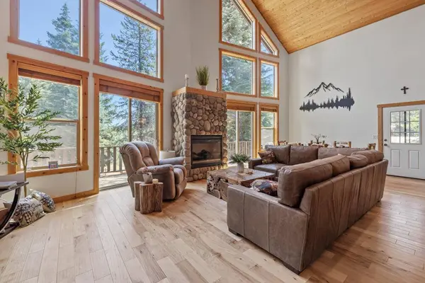 7608 Skycrest DR, Klamath Falls, OR 97601