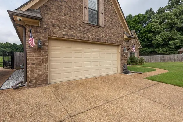 7295 SHADOW RUN LN, Bartlett, TN 38002