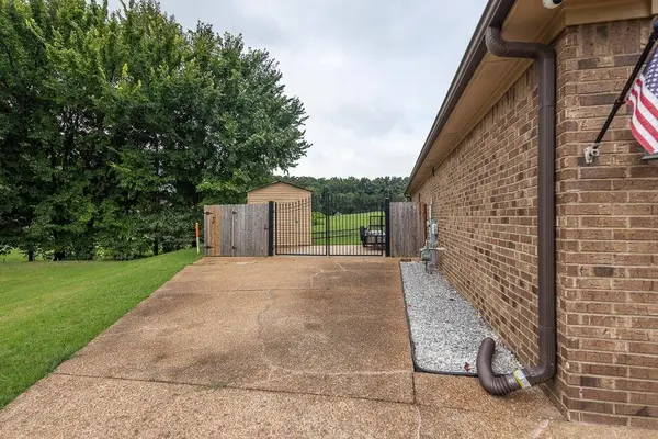 7295 SHADOW RUN LN, Bartlett, TN 38002