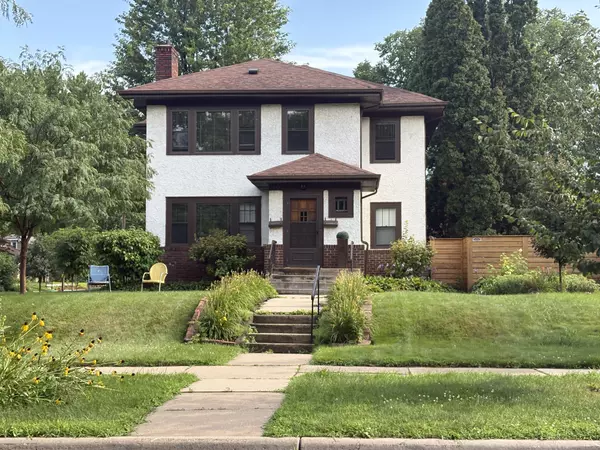 Living in Lake Nokomis: The Ultimate Neighborhood Guide