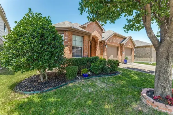 8929 Brook Hill Lane, Fort Worth, TX 76244
