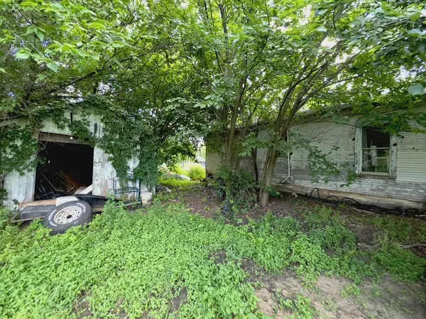 1101 Sanders St, Bowie, TX 76230-3545