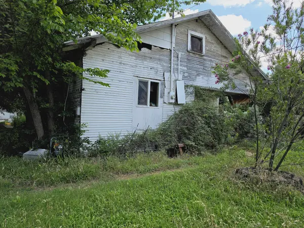 1101 Sanders St, Bowie, TX 76230-3545