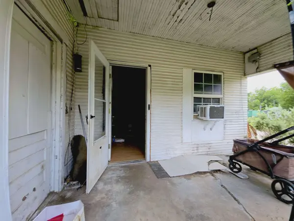 1101 Sanders St, Bowie, TX 76230-3545