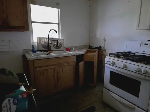 1101 Sanders St, Bowie, TX 76230-3545
