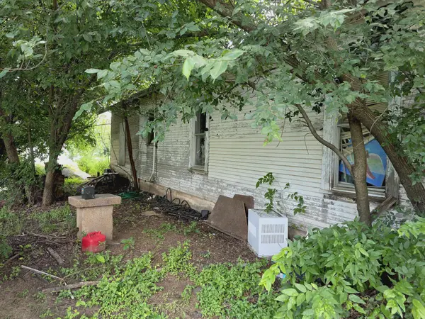 1101 Sanders St, Bowie, TX 76230-3545