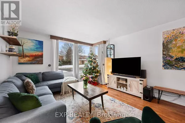 26 LEEMING DRIVE, Ottawa, ON K2H5P7