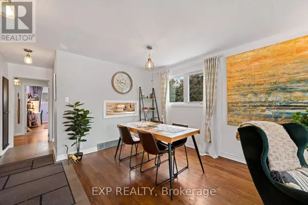 26 LEEMING DRIVE, Ottawa, ON K2H5P7