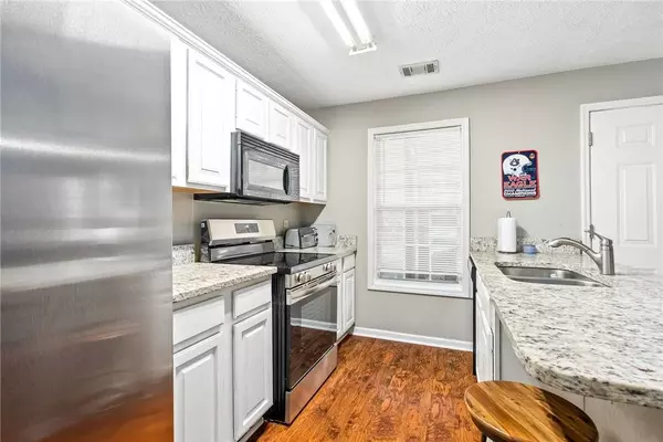 544 W GLENN AVE #108, Auburn, AL 36830