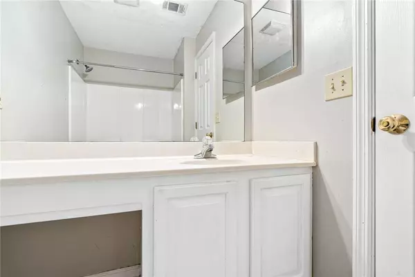 544 W GLENN AVE #108, Auburn, AL 36830