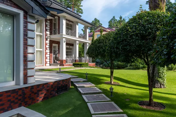 Discovering Shaker Heights, Ohio: Where History, Community, and Modern Living Meet